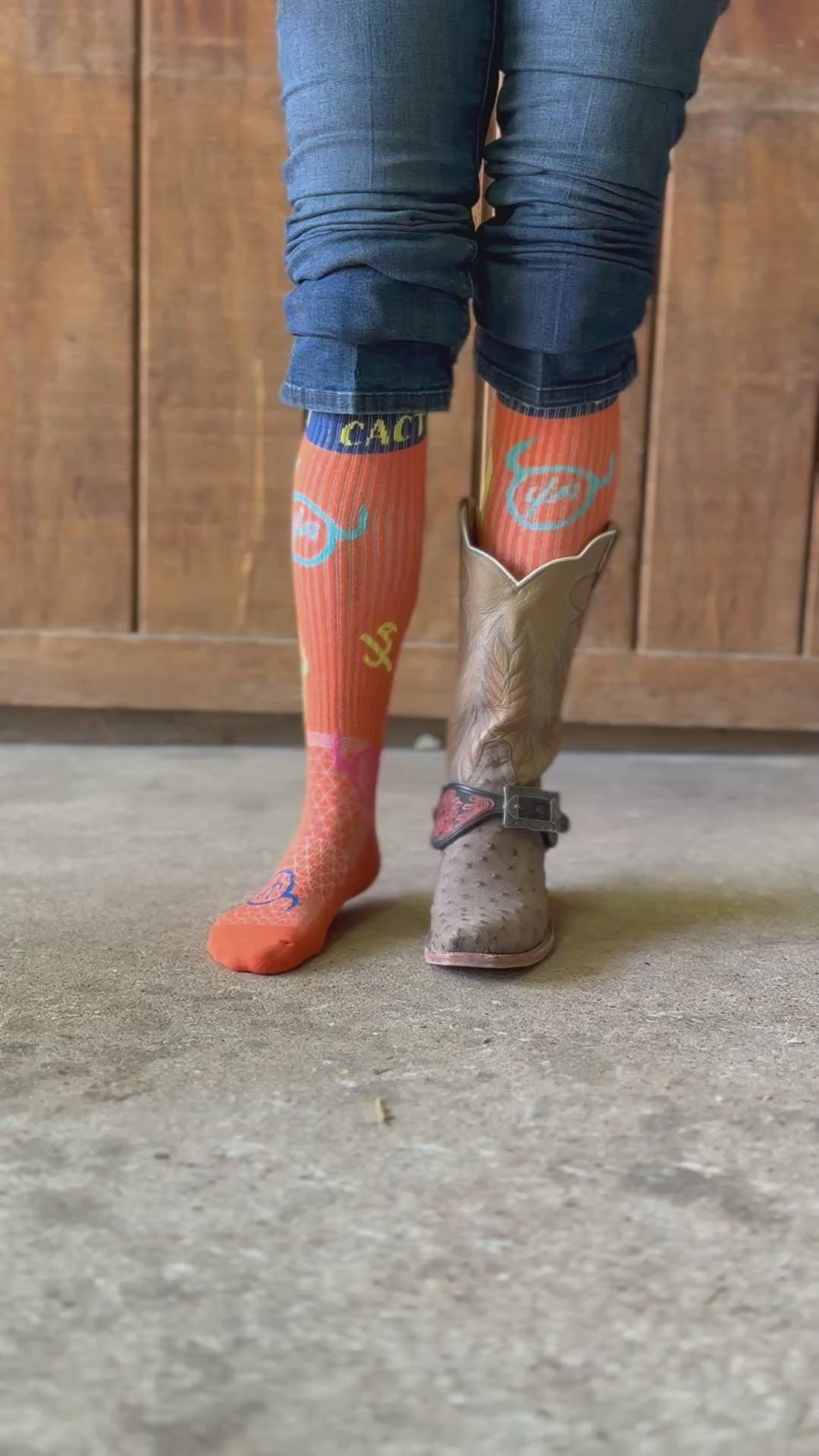 Cactus Alley-Moo Cactus Orange Performance Socks